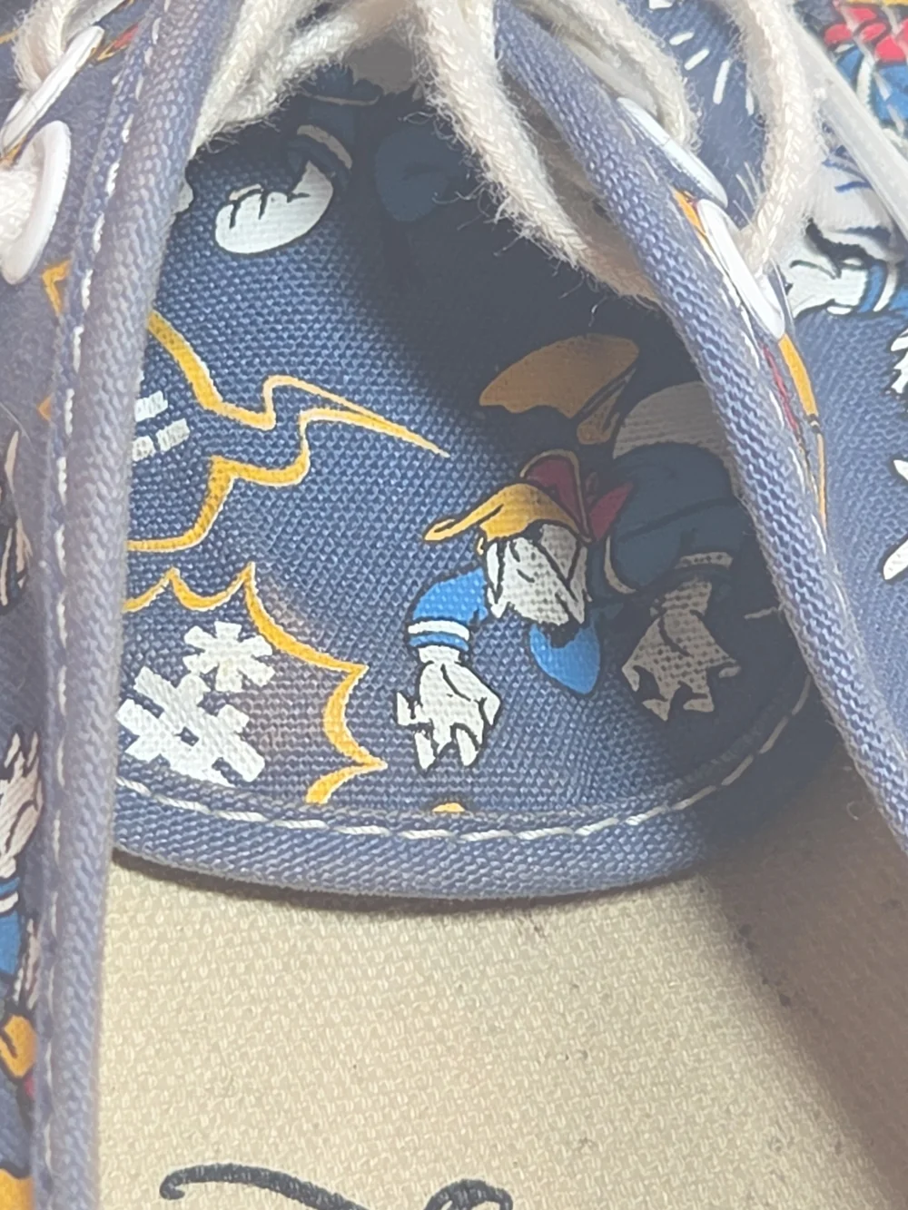 Vans Mens Size 10.5 Blue Donald Duck Disney Print Lace-Up Sneakers
